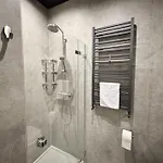 Rentplanet - łazarz Apartament *