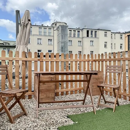 Rentplanet - łazarz Apartament *